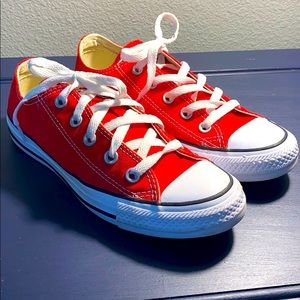 Converse shoes- Women’s size 6 and Men’s size 4